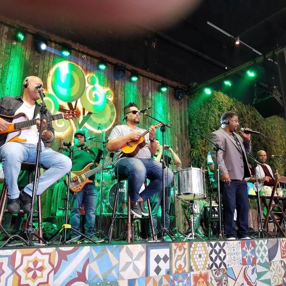 GRUPO UM TOQUE A MAIS (5).jpg