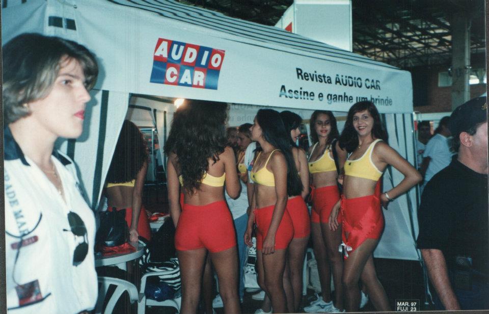 GAROTA CAPA AUDIO CAR.jpg