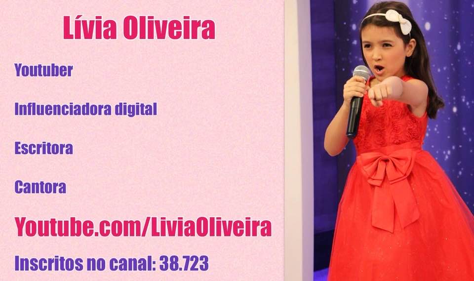 Livia Oliveira (7).jpg