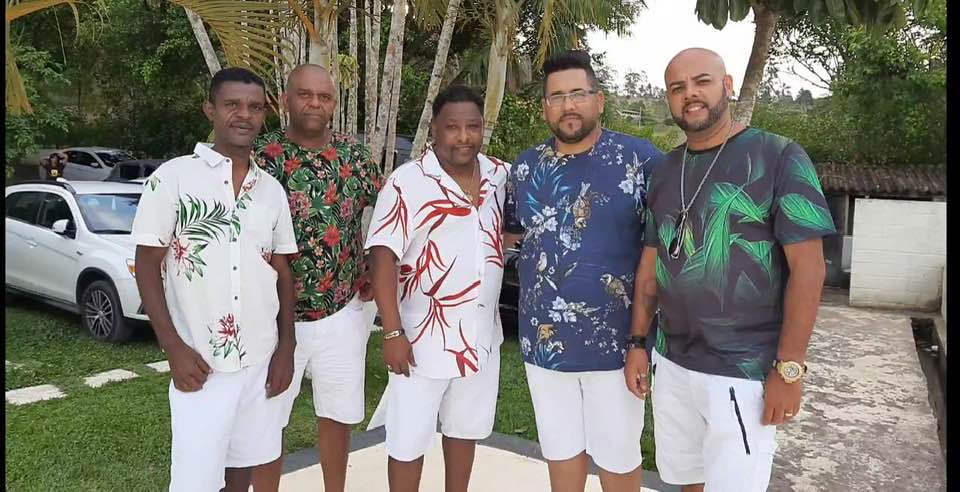 GRUPO UM TOQUE A MAIS (2).jpg